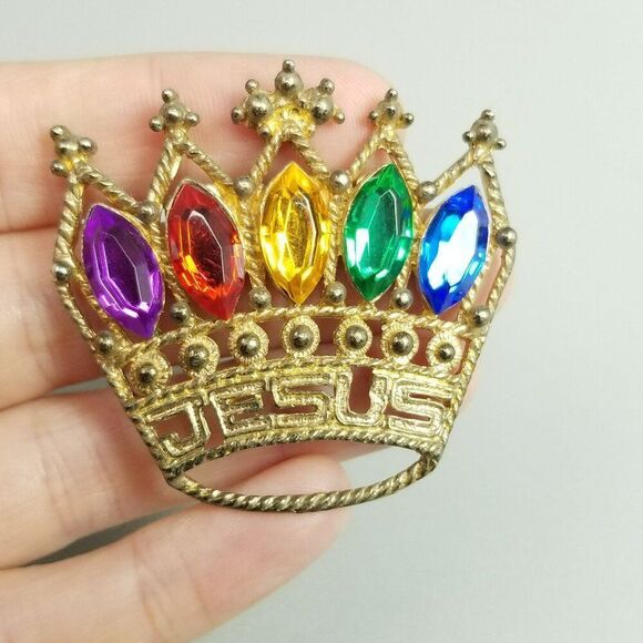 Vintage Jesus Rainbow Rhinestone Crown Brooch, Gold Tone Setting, Estate - Picture 5 of 6